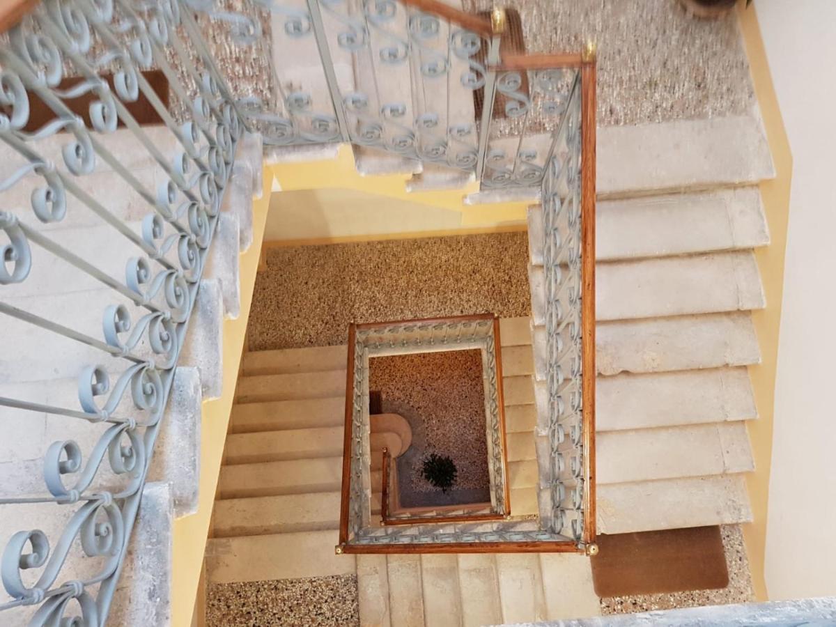 Residenza Emilia * Venice